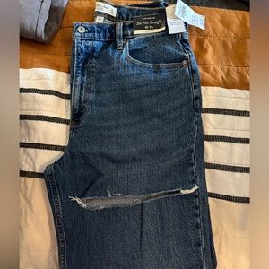 A&F Ultra High Rise 90s Straight jeans size 32L in Curve Love